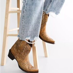 New Circle G  Brown Western Cowboy Boots